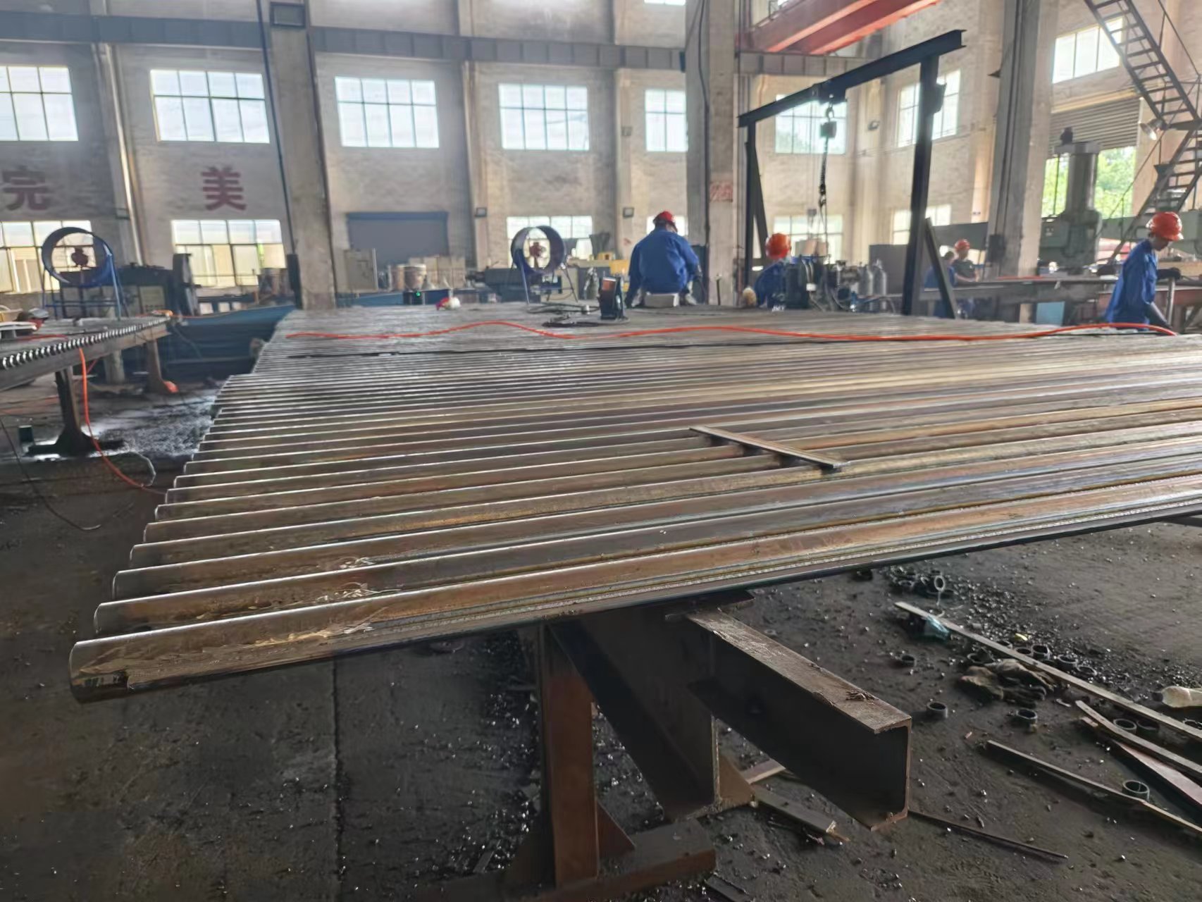 φ60.3×7.5\SA-210C 水冷壁帶鰭片內(nèi)螺紋管，帶鰭片。2）附質(zhì)量證明書，3）品牌：武鍋、東鍋、哈鍋選其一